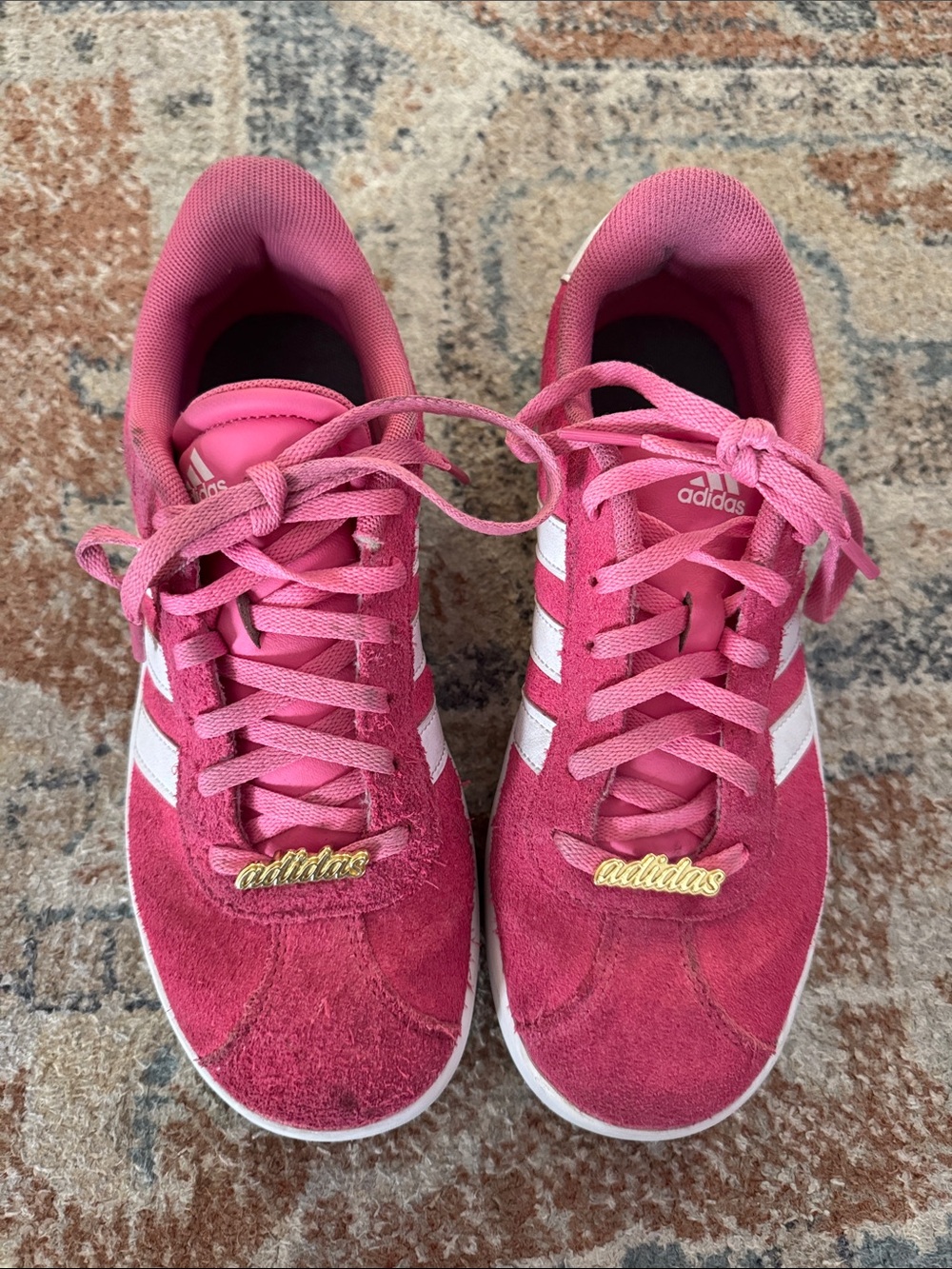 adidas (big) Kids Pink Suede Sneakers with White Stripes size 4